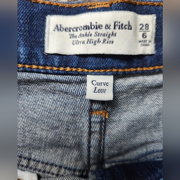 Abercrombie and Fitch Curve Love High Rise Ankle Straight Jeans Size 6/28 - Picture 4 of 9